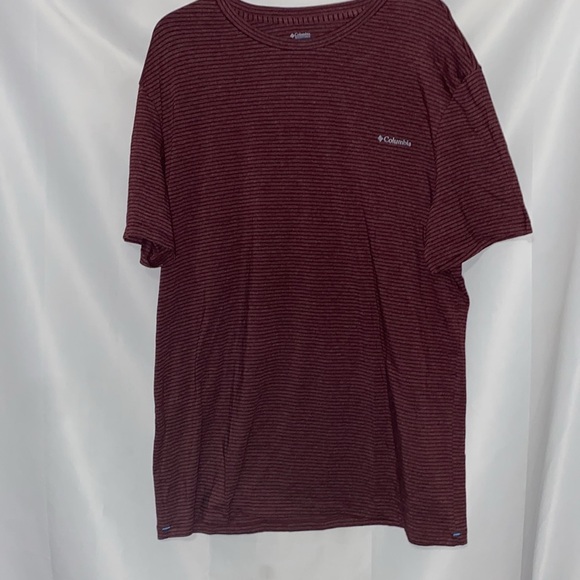 Columbia Bundle of 2 MENS size 2XL Blue  SHIRT Burgundy shirt Short Sleeve Tees - Picture 2 of 16